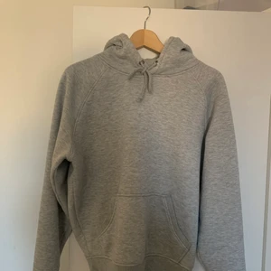Bikbok hoodie - Säljer min gråa bikbok hoodie då den blivit lite för liten för mig❤️ Kontakta privat för frågor😊