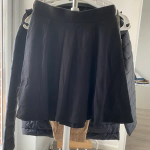 Svart kjol stl xs - Fint skick 