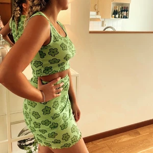 Sommar sett - Säljer detta söta sommar set! Perfekt skick!! Kund står för frakt!! Passar Xs-M