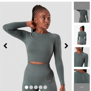 Icaniwill tröja - Mörkgrön långärmad träningströja från Icaniwill i storlek XS men passar även S. Superskön och sitter perfekt med en tjock ”kant” längst ned så den sitter där den ska. Säljer pga den blivit för liten för mig. Köpt för 399 kr. Frakt redan inräknat i priset💚