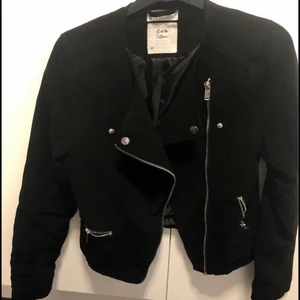 Xs - Svart vår jacka