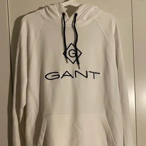 Gant Hoodie - Gant hoodie i bra skick, endast använd fåtal gånger, Inköpt för ca 800kr i gantbutik, Hör av er vid frågor!