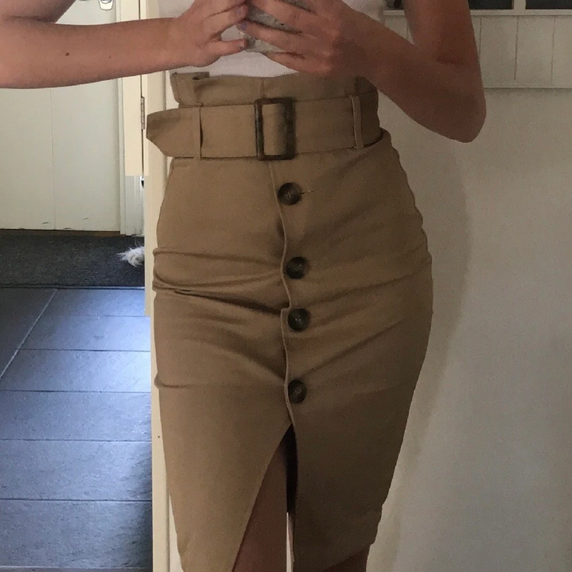 Beige kjol från H&M - 90