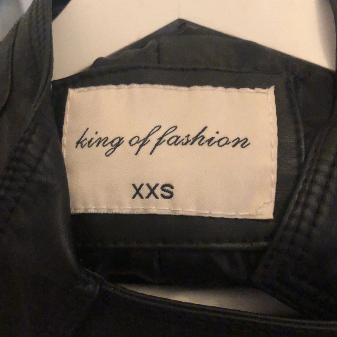 Skinnjacka i svart - 91