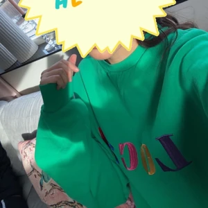 HODDIE - EN Oanvänd hoddie, säljs pågrund av kommer inte till användning 