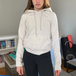 Hollister hoodie XS - Bra skick. Nästan oandvänd.