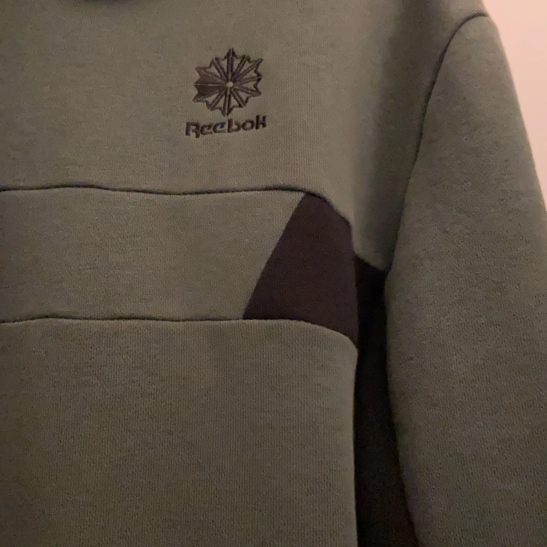 HOODIE FRÅN REEBOK - 90