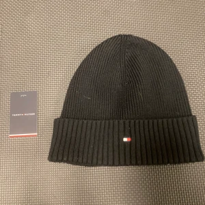Hilfiger mössa - Tommy hilfiger mössa nästan oanvänd, skick 9,5/10