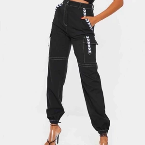 Cargobyxor  - Coola cargobyxor från missguided. Frakt tillkommer😊💕🌟Betalning sker ENDAST med SWISH! TRYCK INTE KÖP NU!