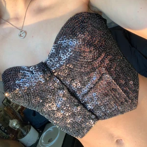 Paljetttopp - Suuupergfin topp med paljetter. Köpt på second hand!! 