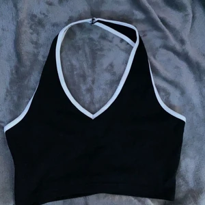 Topp -  jätte fin topp från shein, aldrig använd. Super fin till sommaren💕