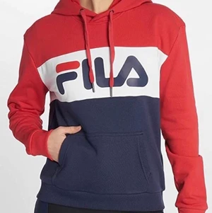 Fila hoodie  - Fila hoodie i storlek M. Använd 1gång, Inga fel eller smuts. Nypris:749kr Mitt pris:200kr Skriv gärna vid intresse eller frågor.😊 Gratis frakt📦 Endast swish💸 #storlekm #fila