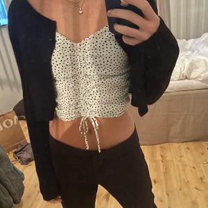 Prickig topp - Prickig topp som man kan reglera hur lång eller kort man vill ha den. Knappt använd