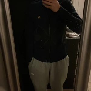 Lyle&Scott tröja storlek S - En tröja från Lyle&Scott bra skick nästan aldrig använt den storlek S