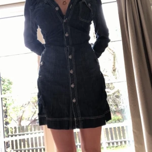 Jeansklänning Ralph lauren  - Vintage jeansklännung från Ralph, lite stor på mig, då den inte sitter så tajt. 