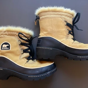 Sorel Caribou Boots - Short winter-treated boots. Very good condition. Warm and perfect for hiking.