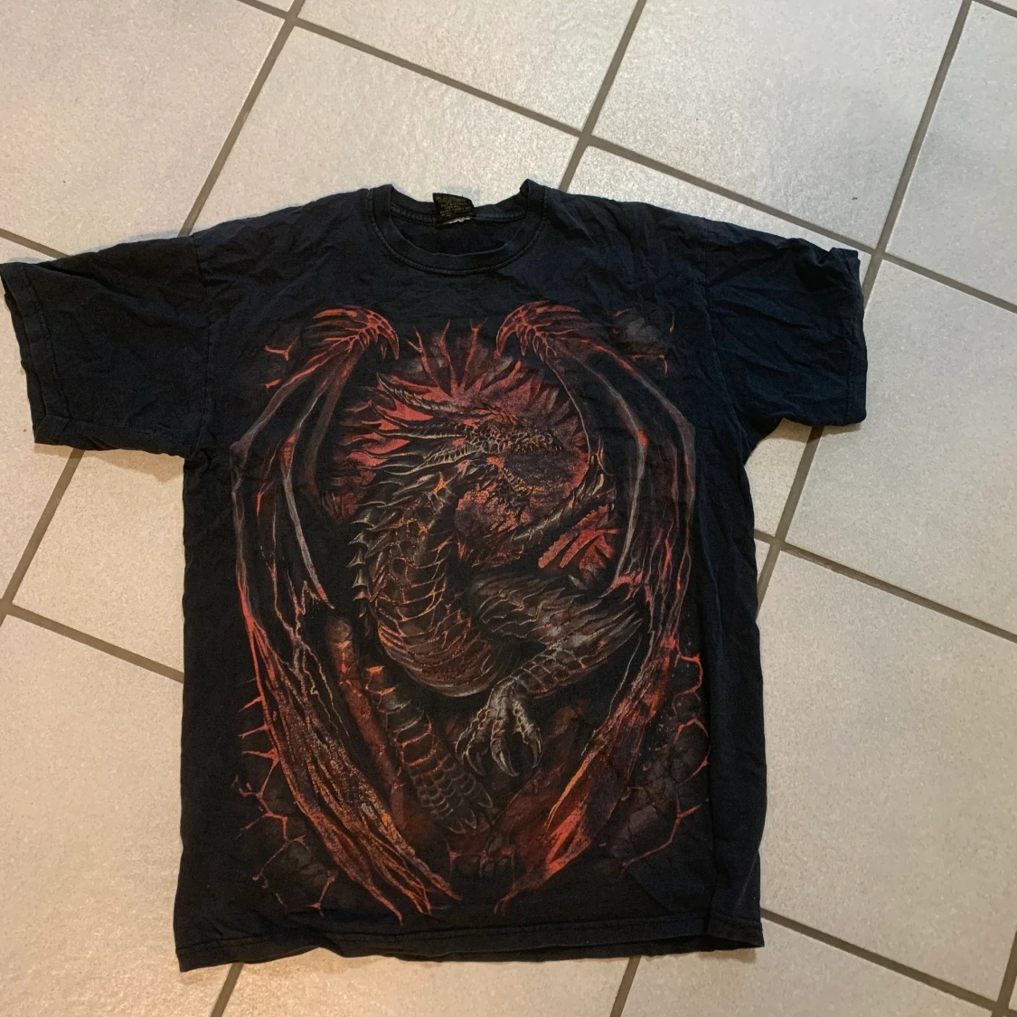 Fet dragon shirt size M/L - 90