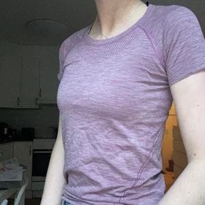 Träningströja - En tränings t-shirt i storlek XS