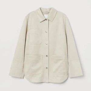 Skjortjacka Overshirt mocka H&M - Skjortjacka i mockaimmitation från H&M. Knappt använd! Storlek M