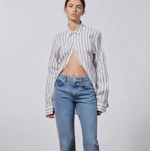 Midwaist jeans - Jättefina midwaist jeans från Zara som jag säljer pga att det inte är min stil ❤️‍🔥❤️‍🔥 De är helt nya och har fortfarande kvar alla lappar