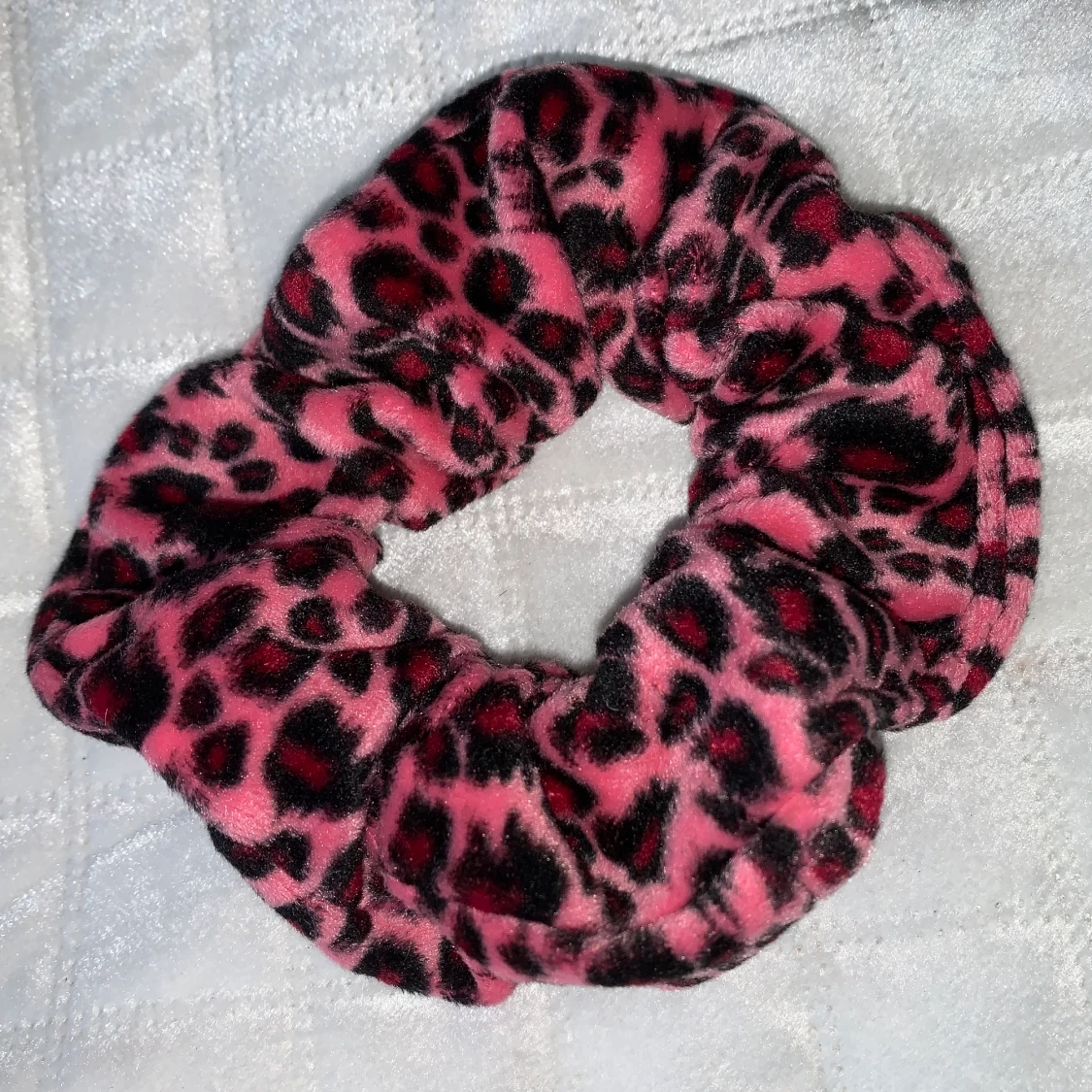 Leopard scrunchie