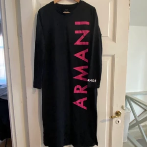 Armani Exchange klänning  - Som ny, säljas p.g den blev stor för mig 