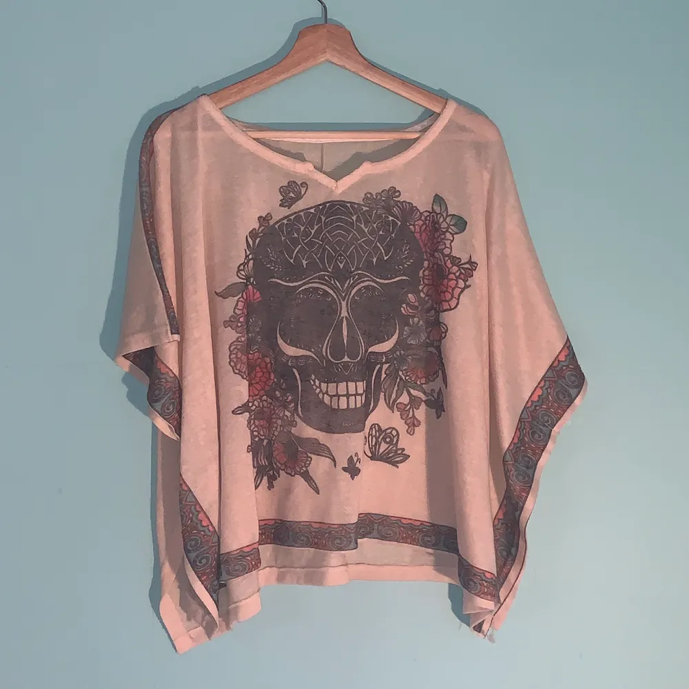 Skull shirt from Chile …..Dödskalle tröja från Chile . Blusar.