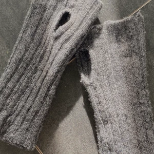 Handledsvärmare🐨🐨 - Mysiga handledsvärmare. Har totalt 2 PAR, och 200kr/st. Liknar zaras! Helt perfekta till hösten, priset kan ev diskuteras🥰💖 Vid snabb affär - 150kr