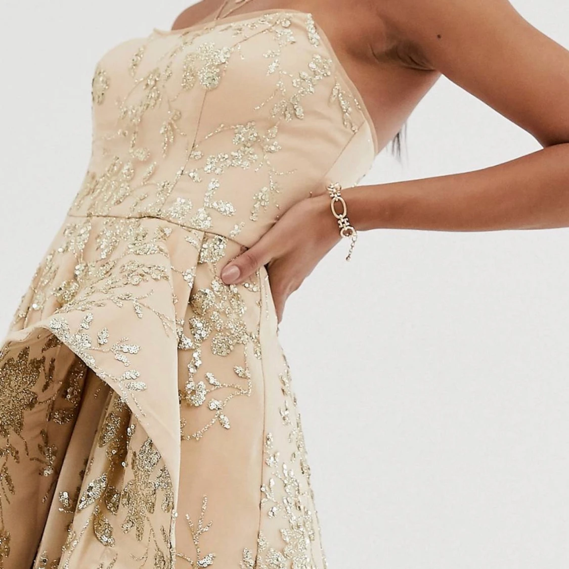 Bariano - glittrig balklänning  - 90