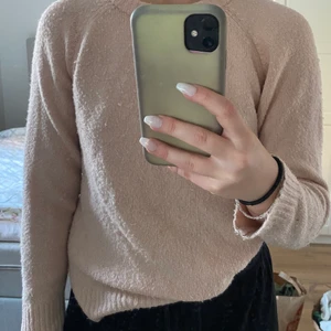 Teoja - Säljer nu min rosa stickade tröja, hör av dej vid frågor eller annat ❤️