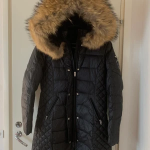 ROCK AND BLUE BEAM  - Rock and blue beam Model med äkta päls 