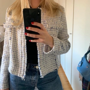 Jacka Mango💕 - Säljer denna ”jacka” från Mango💖Eu Storlek M. Köparen står för frakt😊