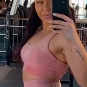 Gymshark sport-bh stl. S  - Sport-bh från Gymshark i stl. S i rosa! Fint skick och är supportive, normal i storlek. Säljes för 100kr