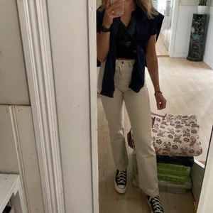 Weekday jeans - Säljer ett par av mina favorit jeans, då de tyvärr blivit för små🥺💕