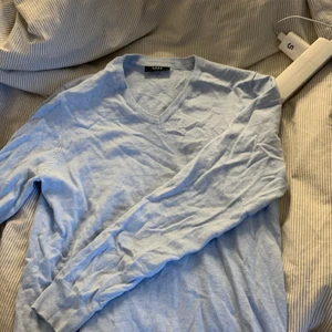 Tröja  - Fin blå tröja 