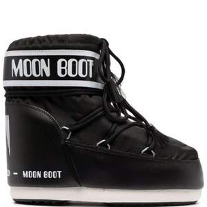 🖤SÖKER Svarta låga Moon Boots stl 35-38 i fint skick.🖤 
