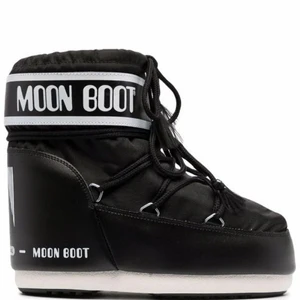 🖤SÖKER Moon Boots🖤 - 🖤SÖKER Svarta låga Moon Boots stl 35-38 i fint skick.🖤 