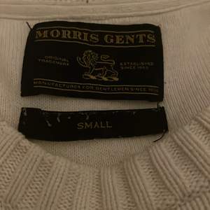 Säljer denna Moris tröja pga av att den är för liten. I skick så är den som ny har nästan aldrig använts. Köptes som ny 1300kr