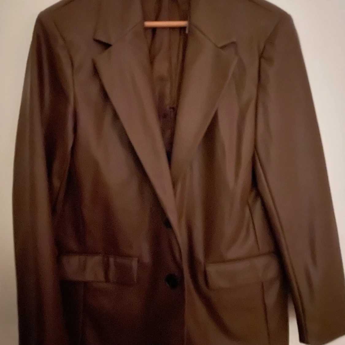 Brun skinnblazer  - 91