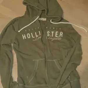 Zip hoodie från hollister i bra skick. 