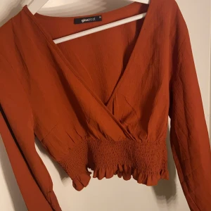 Cropped blus - Oanvänd 