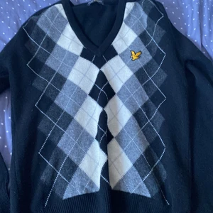 Lyle and scott vintage  - Lyle and scott vintage aldrig använd passar tjejer och killar storlek s