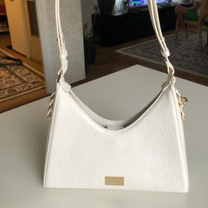 Väska - Helt ny väska från ideal of Sweden. 