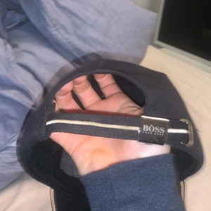 Hugo boss keps svart skjutsterbar  - En fin hihi boss keps 