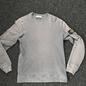 Stone Island Crewneck - Status: Kvar ✅ STONE ISLAND CREWNECK - Strl: Small - Skick: 8/10  - Pris: 900kr - Frakt ingår