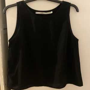 Snyggt svart linne från Lager 157 - Snyggt svart linne från lager 157. I storlek M✨
