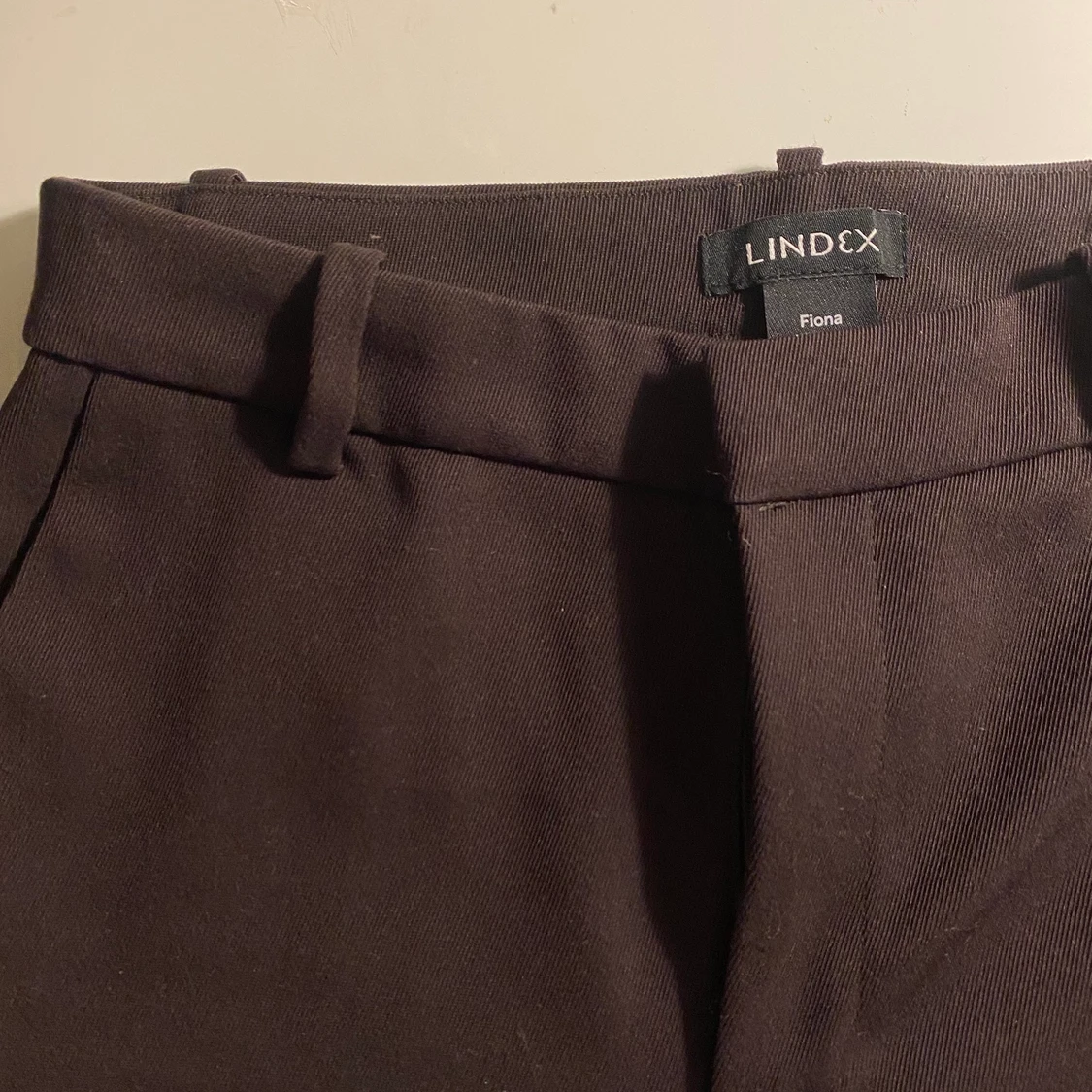 Bruna byxor från Lindex  - 91