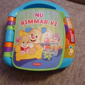 Aktivitetsbok barn - Använd men i gottskick. Från 6 månader