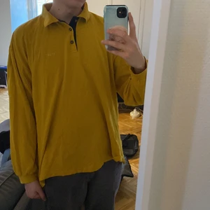 Gul Longsleeve - Condition 7/10, pösig fit, 
