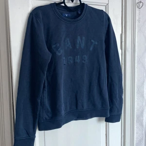 Gant tröja  - Jätte fint skick knappt använd. Säljer för att den inte används 